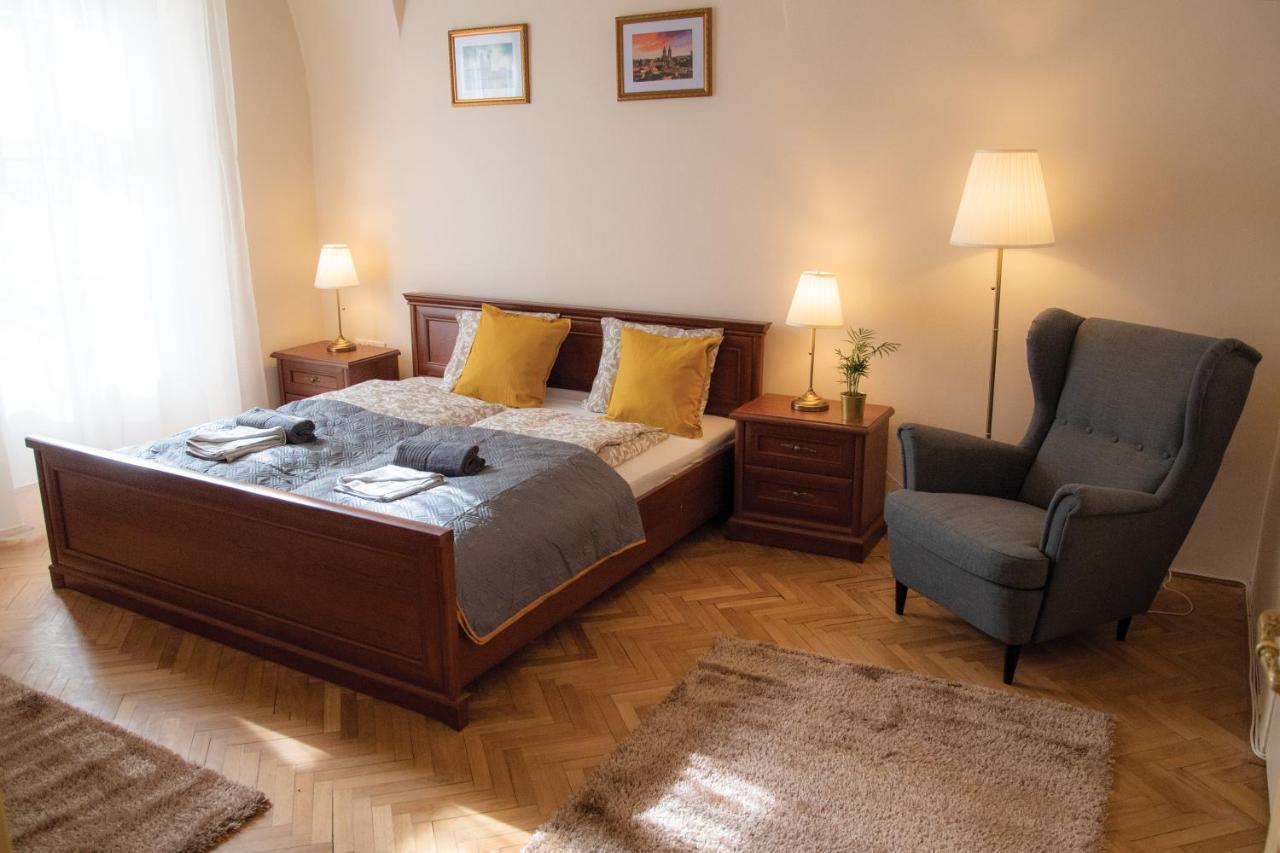 Theatroom Apartman Егер Екстериор снимка