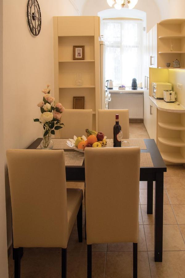 Theatroom Apartman Егер Екстериор снимка
