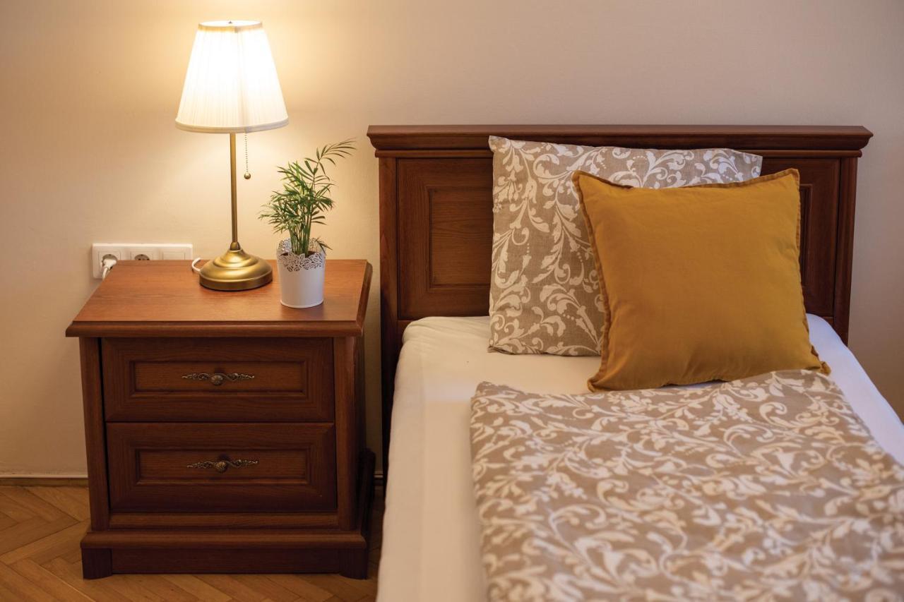 Theatroom Apartman Егер Екстериор снимка