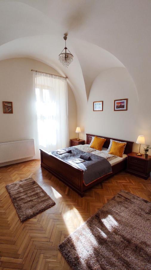 Theatroom Apartman Егер Екстериор снимка