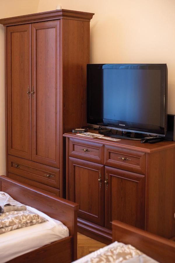 Theatroom Apartman Егер Екстериор снимка