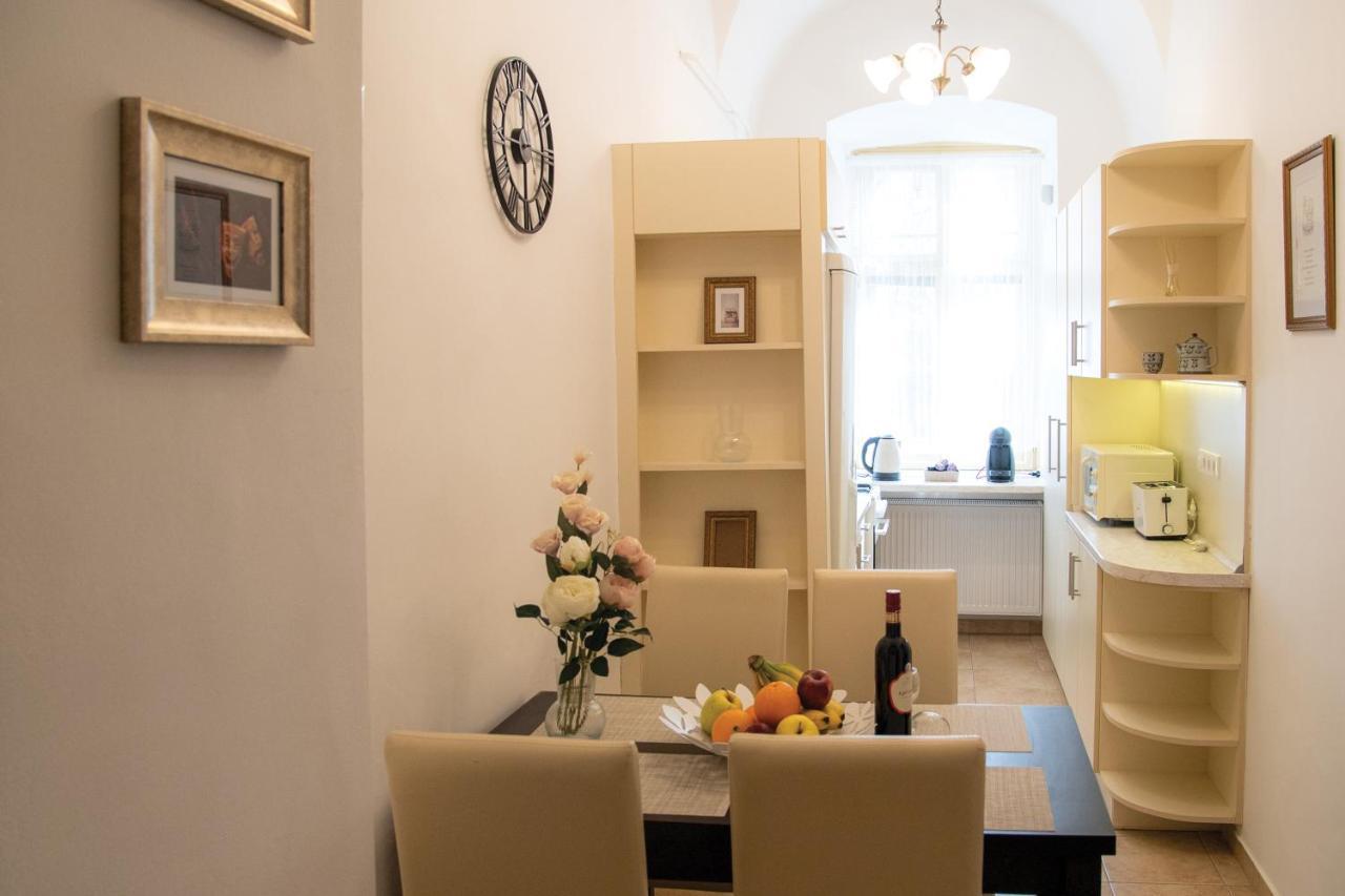 Theatroom Apartman Егер Екстериор снимка