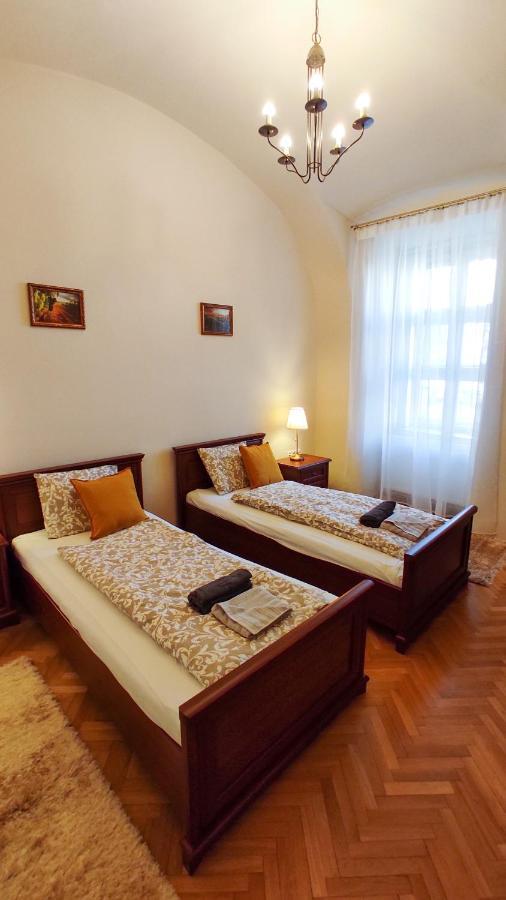 Theatroom Apartman Егер Екстериор снимка