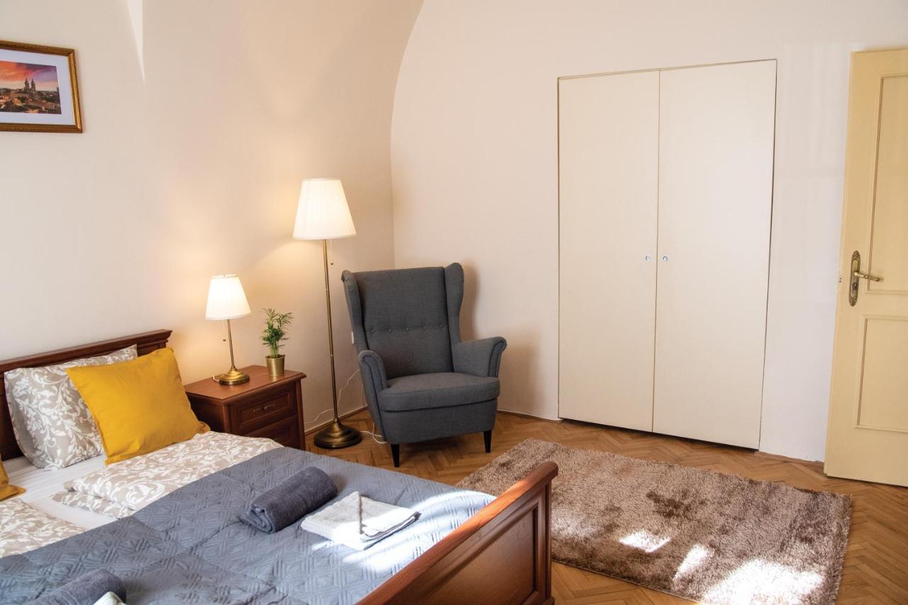Theatroom Apartman Егер Екстериор снимка
