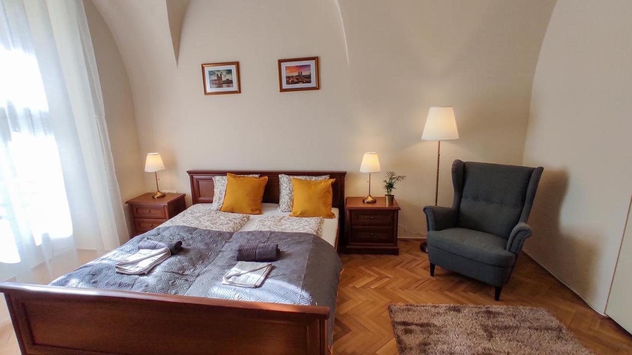 Theatroom Apartman Егер Екстериор снимка